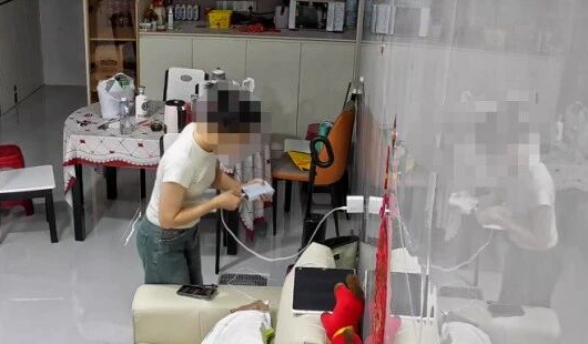 广西一居民家中发生惊险一幕！充着充着电就爆炸了